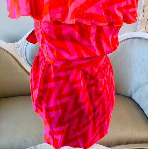 #46 Ruffled strapless dress - Picture 3 of 11